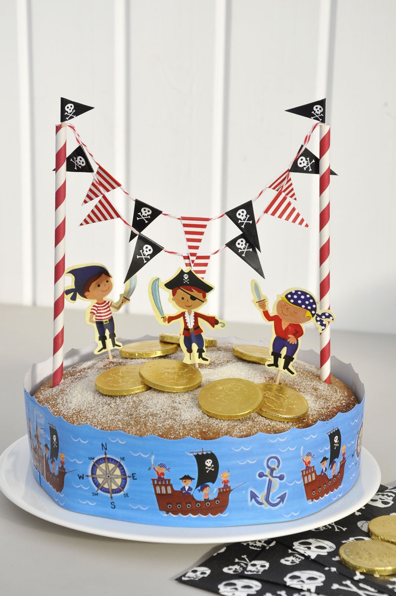 Pirate_cake_bunting_02