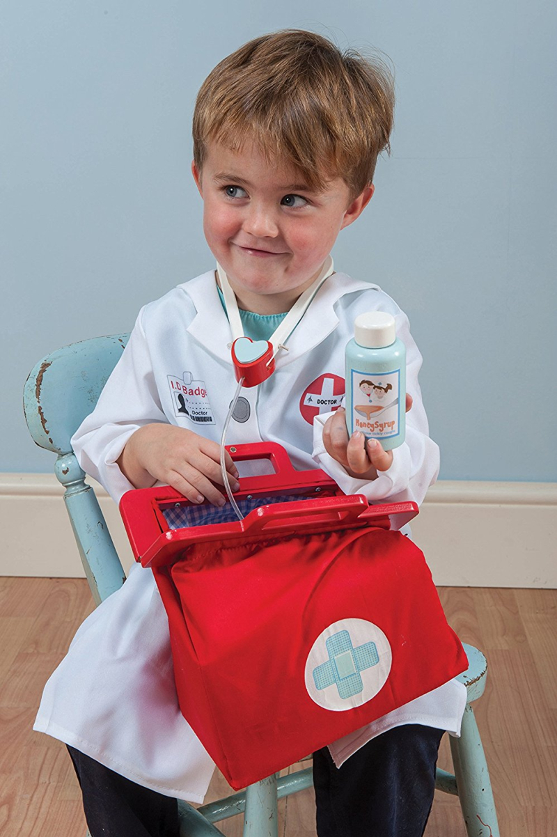 Valise-docteur-jouet-en-bois-enfant-paris-15