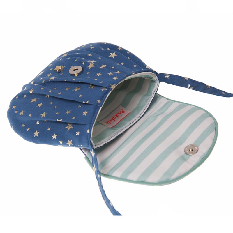 Sac-bleu-ouvert-caravane-faubourg-bijoux-enfants-cadeaux